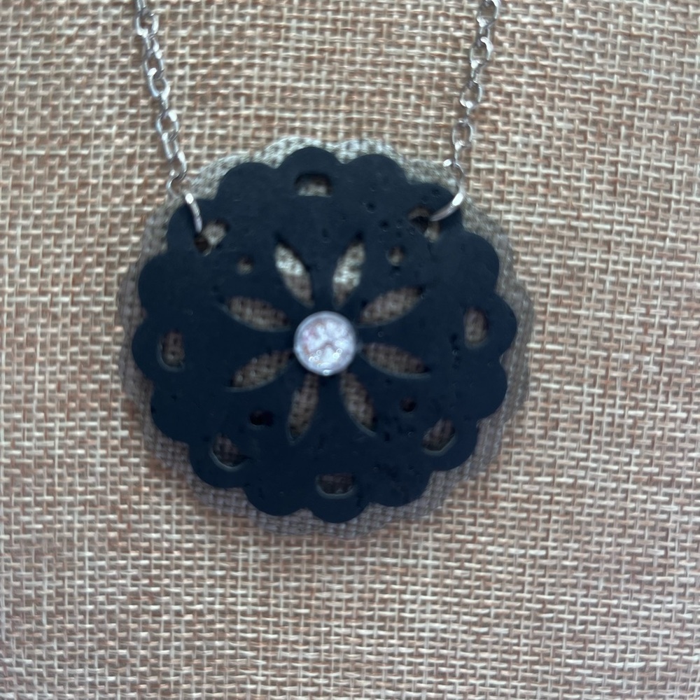 Necklace-Handmade Flower Medallion Necklace Leather Vinyl Crystal Silver-New
